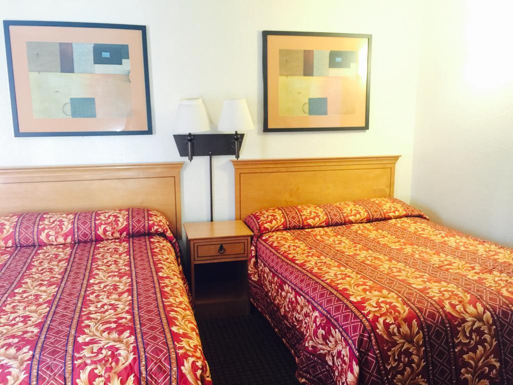 Economy Motel 2*